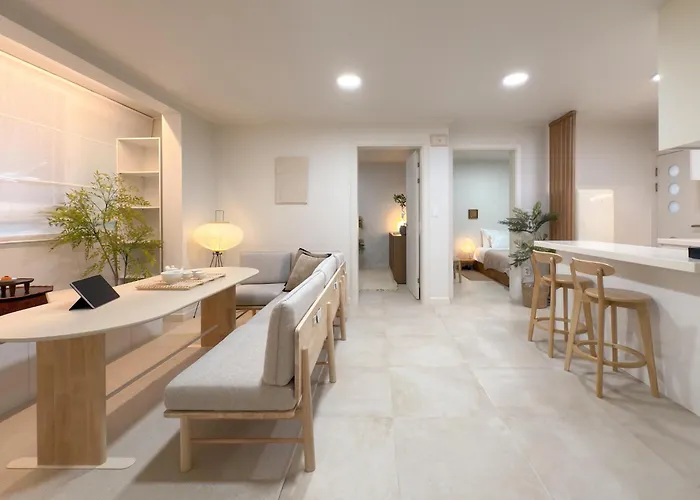 New Open, 5-min Walk From Ddp, Modern Korean Vibe *